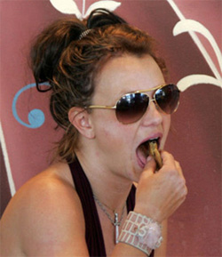 Britney Spears Eating